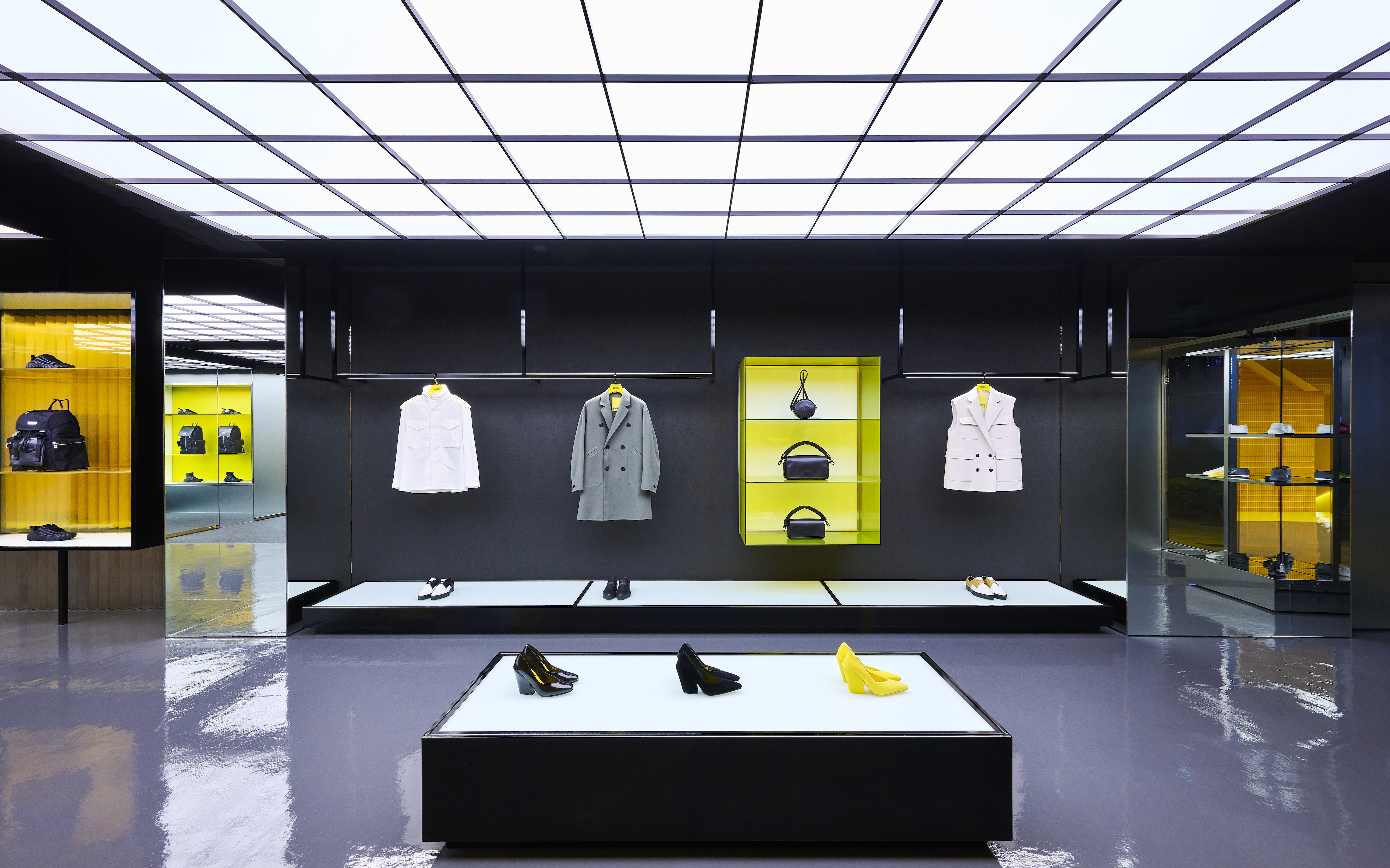 全新启幕 Onitsuka Tiger 鬼塚虎东京表参道 Yellow Collection 概念店