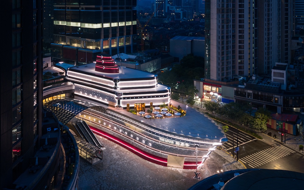 LV 为何在上海造了一艘「巨型城市地标」？