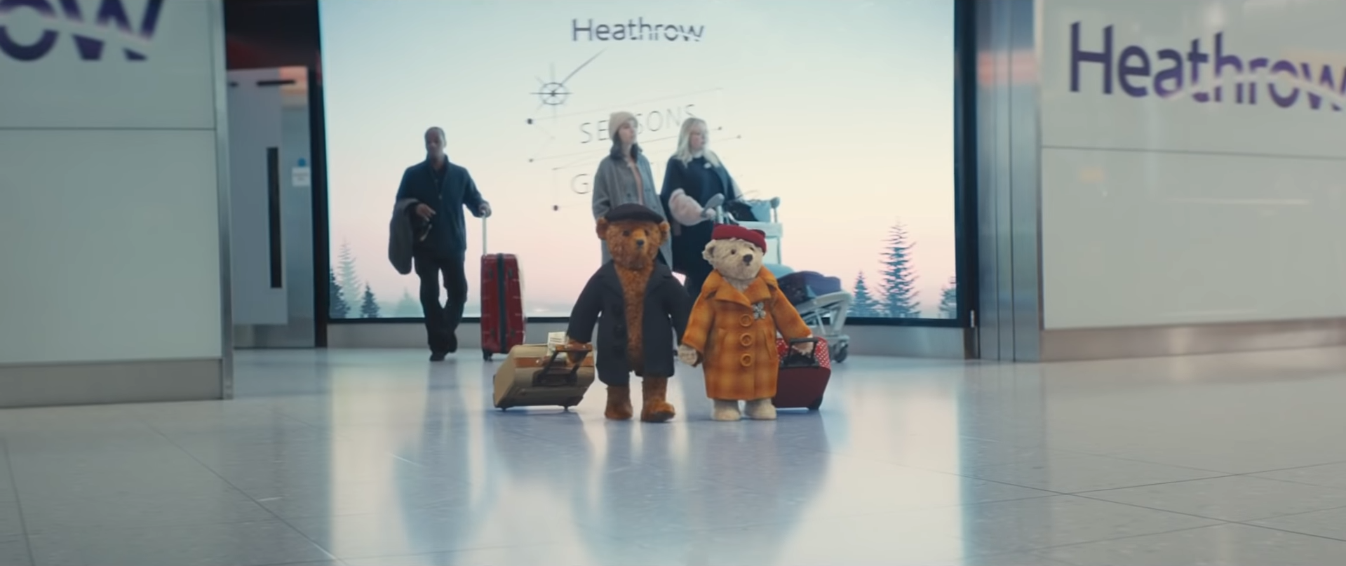 泰迪熊配圣诞节，希思罗机场给品牌注入人情味