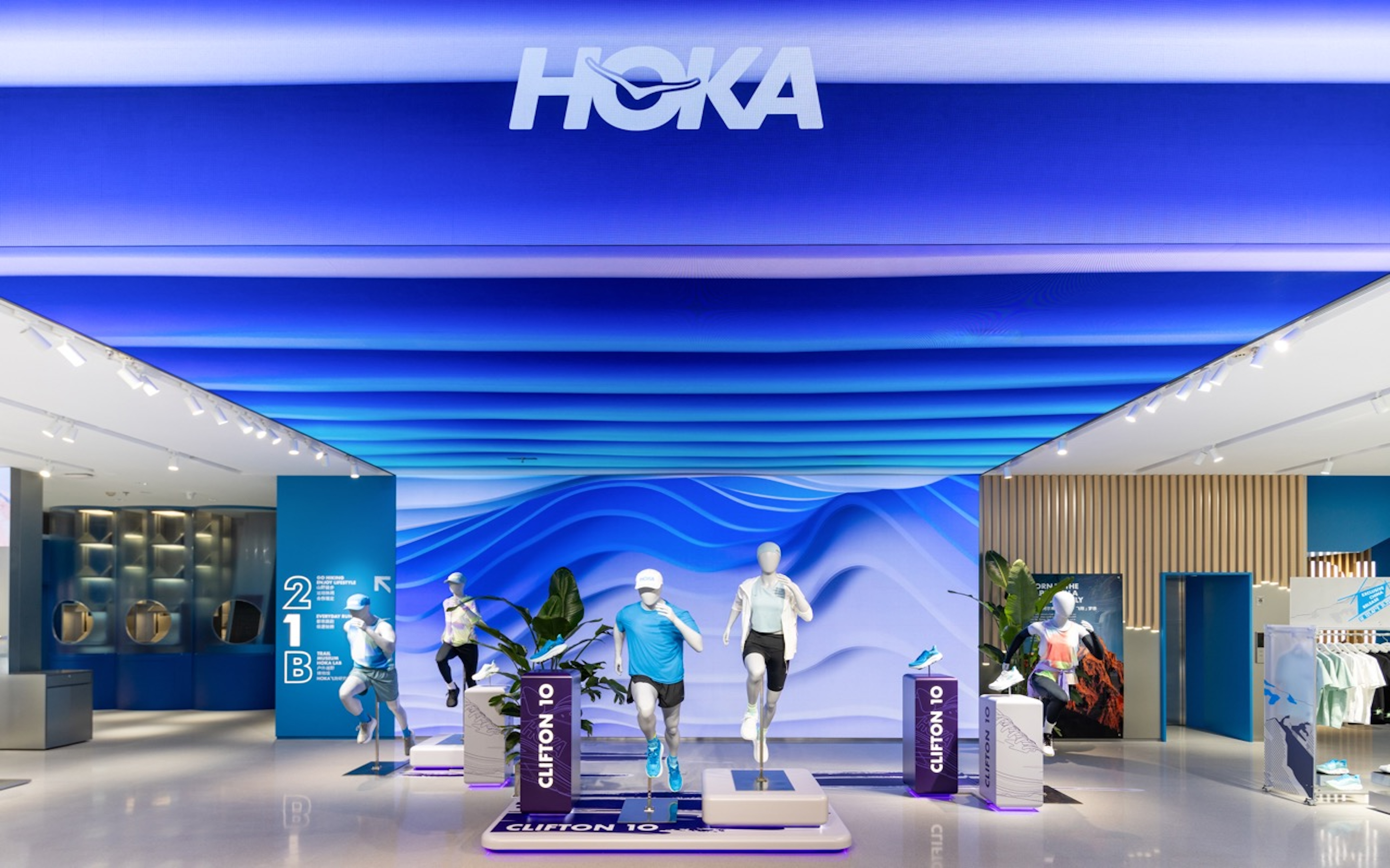 HOKA：把 1600㎡ 旗舰店做成跑者的「港湾」