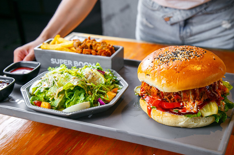 精品汉堡品牌「SUPER BOOM Burger」获数百万元种子轮融资