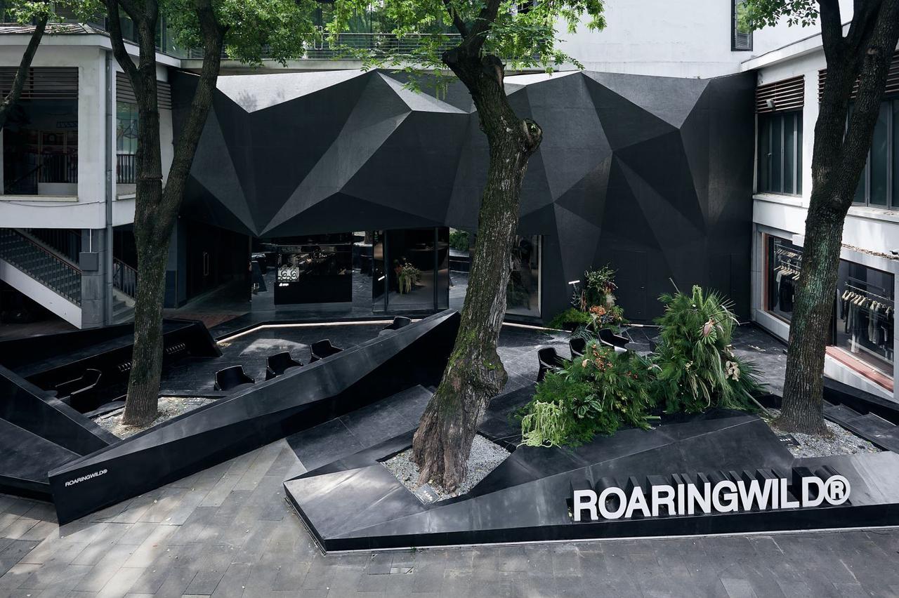 ROARINGWILD 联合 gaga 开设华中首店，探索服装与轻餐饮的复合模式